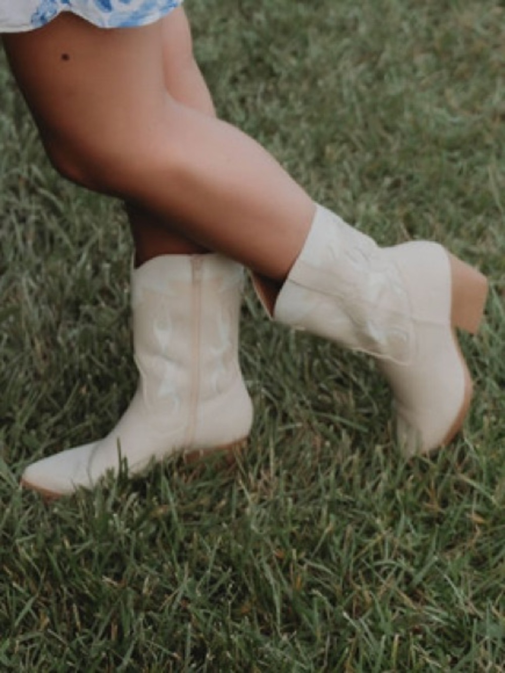 Universal Thread Cream/Tan Western Mid-Calf Boots - Picture 4 of 4